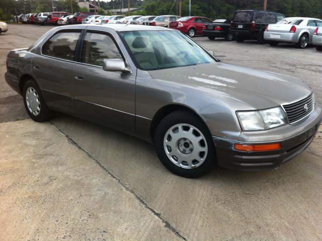 Lexus LS 400 1996 photo 3