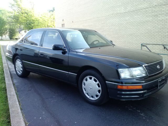 Lexus LS 400 1996 photo 8