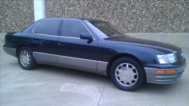 Lexus LS 400 1996 photo 2