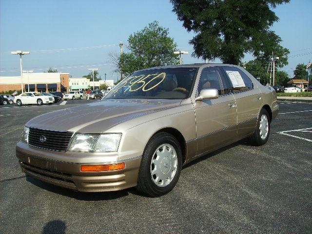 Lexus LS 400 Unknown Sedan