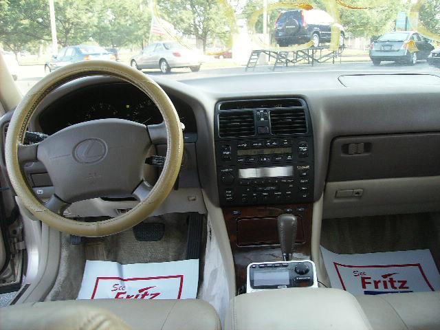 Lexus LS 400 1996 photo 4