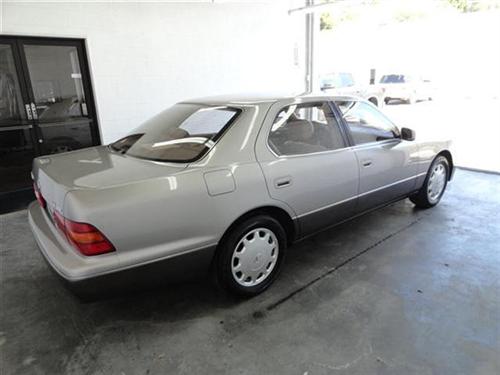 Lexus LS 400 1996 photo 3