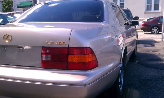 Lexus LS 400 1996 photo 1