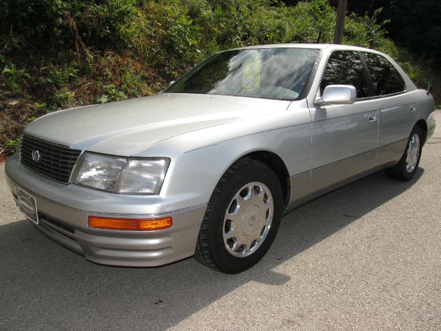 Lexus LS 400 1996 photo 3