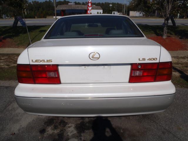 Lexus LS 400 1996 photo 2