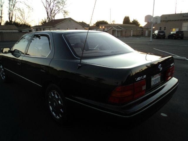 Lexus LS 400 1996 photo 4