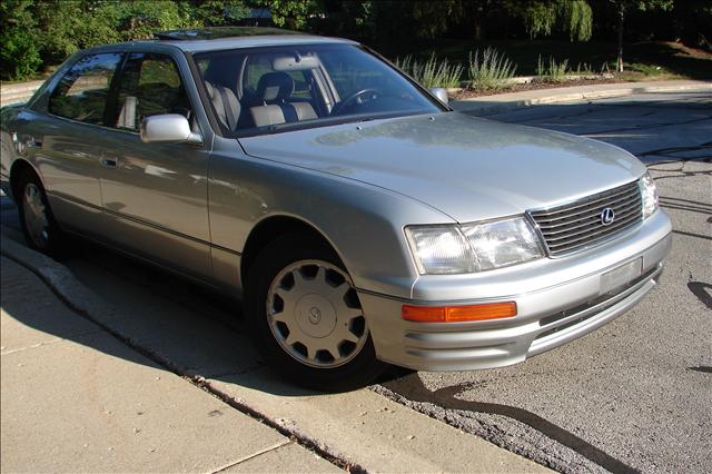 Lexus LS 400 1996 photo 3