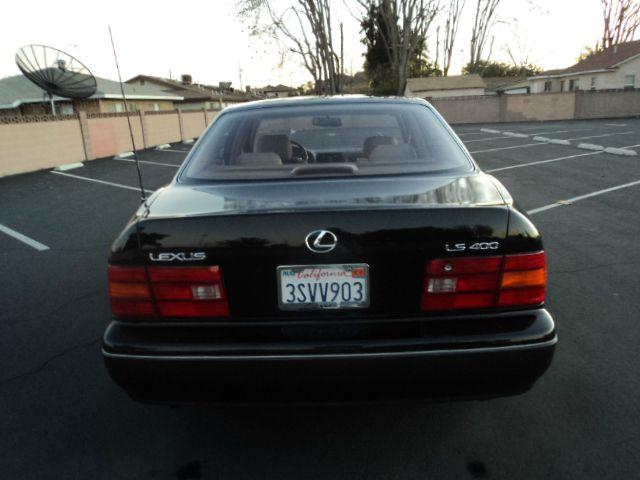 Lexus LS 400 1996 photo 3