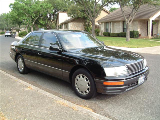 Lexus LS 400 1997 photo 1