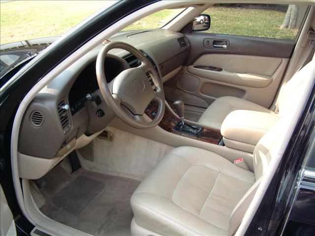 Lexus LS 400 1997 photo 3