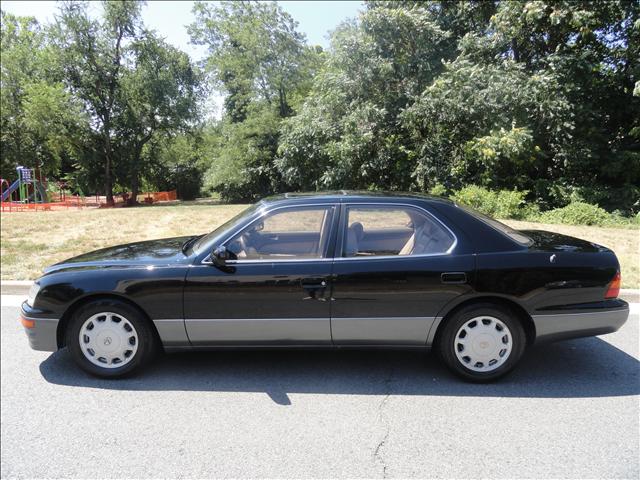 Lexus LS 400 Grand Touring AWD SUV Sedan