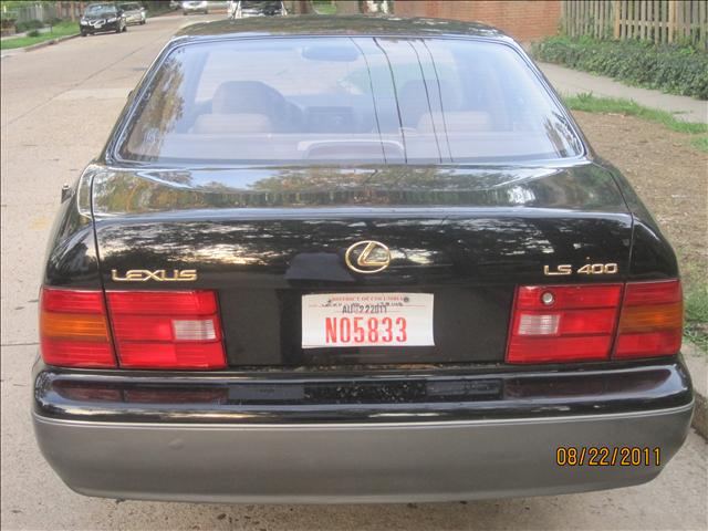 Lexus LS 400 1997 photo 3