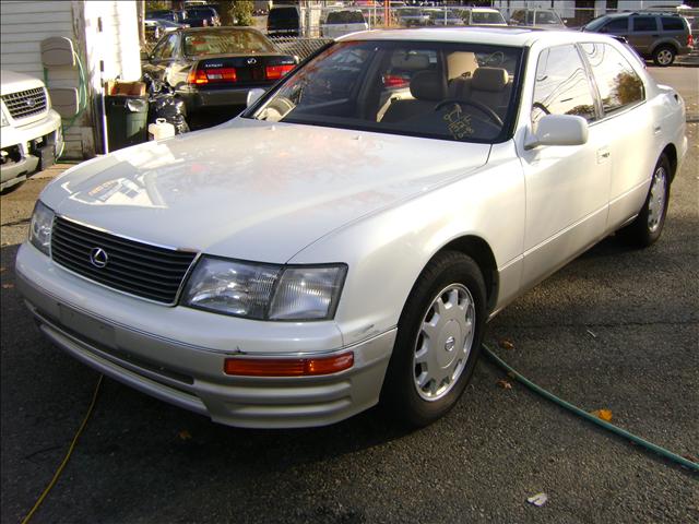 Lexus LS 400 1997 photo 1