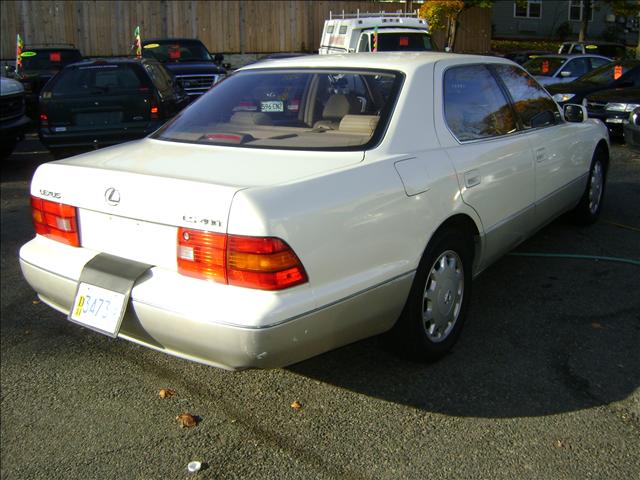 Lexus LS 400 1997 photo 3