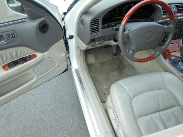 Lexus LS 400 1998 photo 1