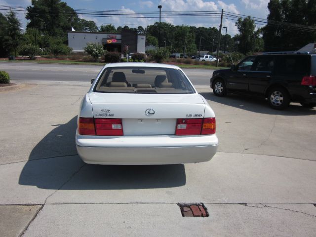 Lexus LS 400 1998 photo 1