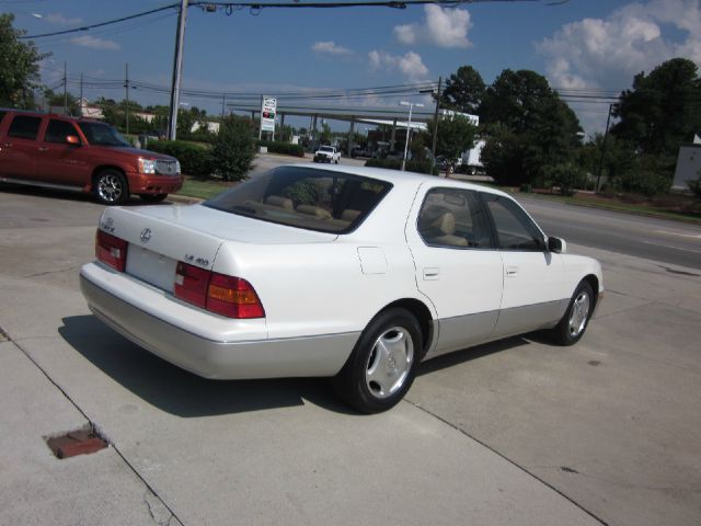 Lexus LS 400 1998 photo 2