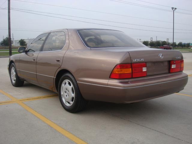 Lexus LS 400 1998 photo 1