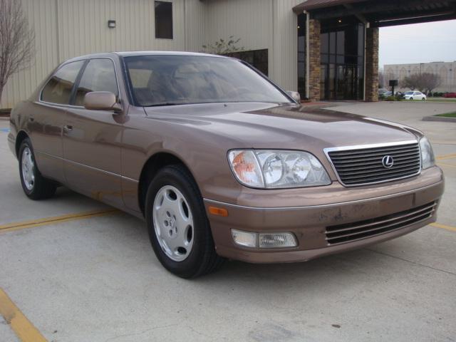 Lexus LS 400 1998 photo 3