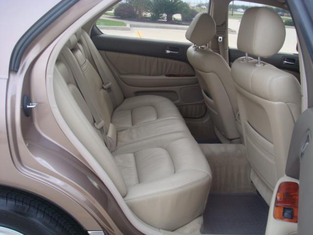 Lexus LS 400 1998 photo 4