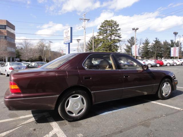 Lexus LS 400 1998 photo 4