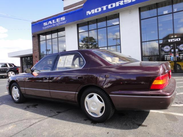 Lexus LS 400 1998 photo 5