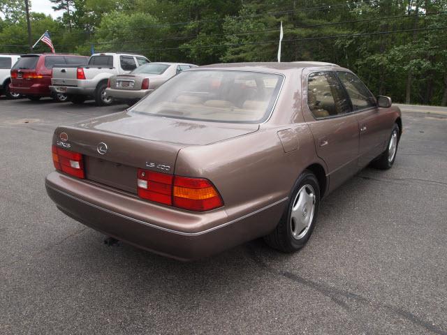 Lexus LS 400 1998 photo 3