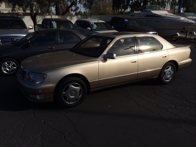 Lexus LS 400 1999 photo 1