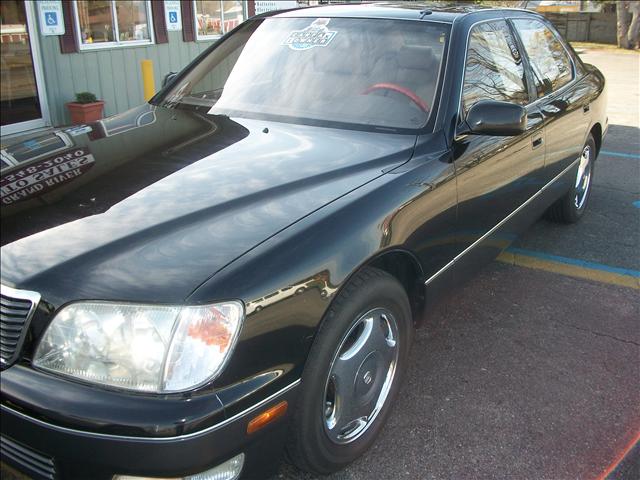 Lexus LS 400 1999 photo 2