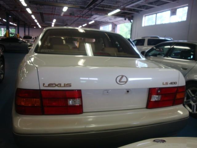 Lexus LS 400 1999 photo 3