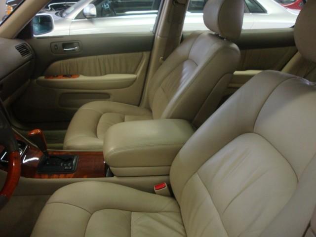 Lexus LS 400 1999 photo 5