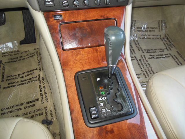 Lexus LS 400 1999 photo 17