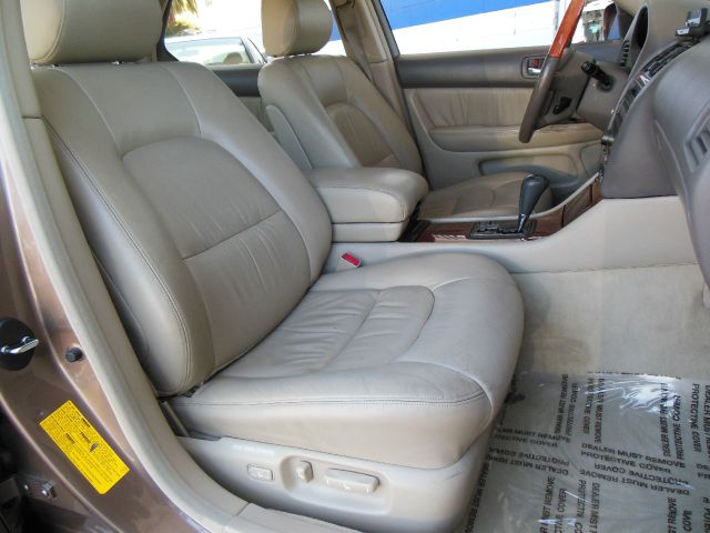 Lexus LS 400 1999 photo 9