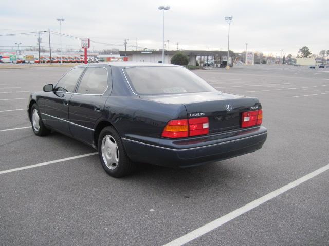 Lexus LS 400 1999 photo 2