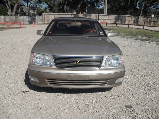 Lexus LS 400 Base Sedan