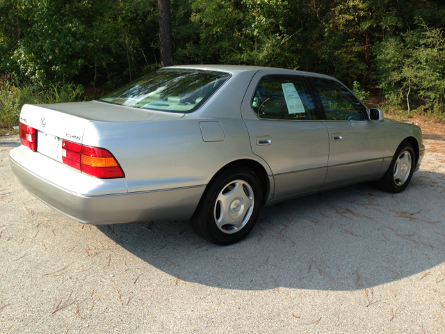 Lexus LS 400 1999 photo 2