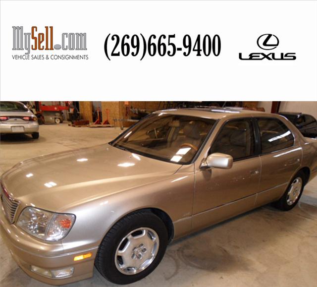 Lexus LS 400 Base Sedan