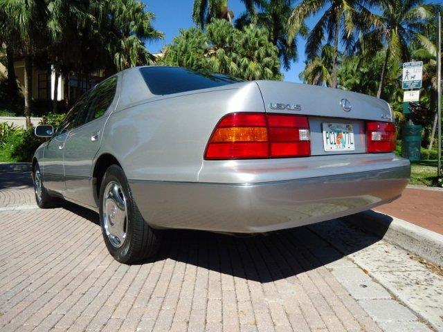 Lexus LS 400 2000 photo 1