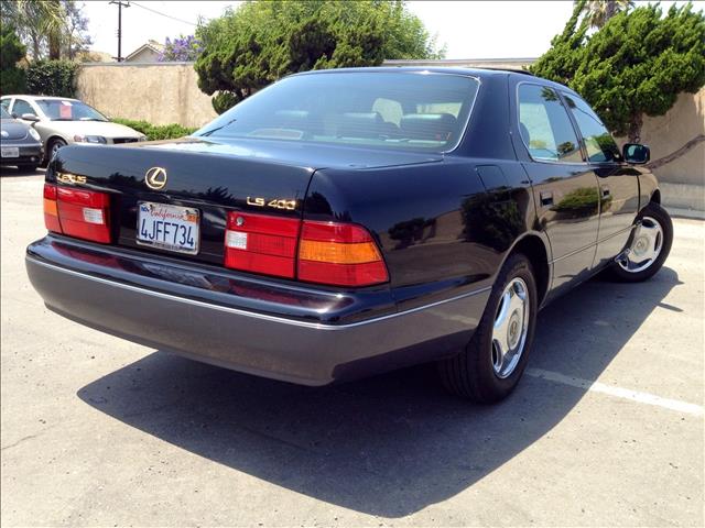 Lexus LS 400 2000 photo 27