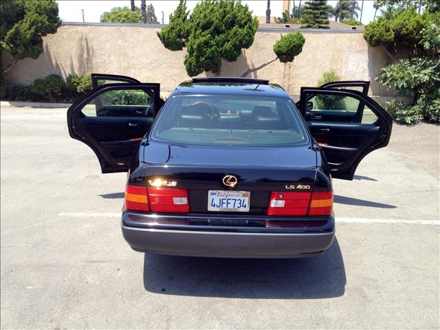 Lexus LS 400 2000 photo 30