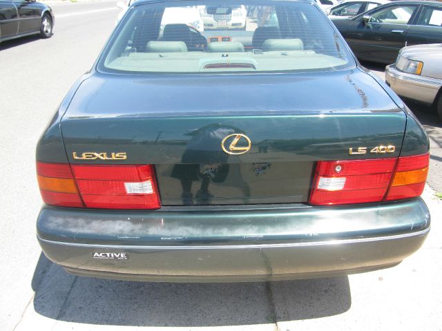 Lexus LS 400 2000 photo 26