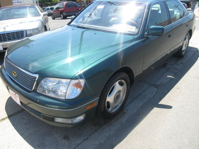 Lexus LS 400 2000 photo 30