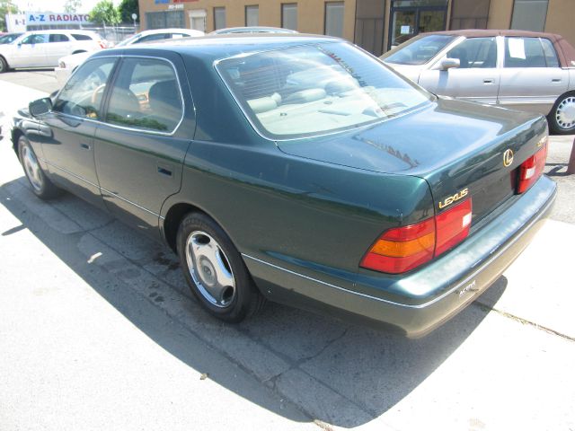 Lexus LS 400 2000 photo 31