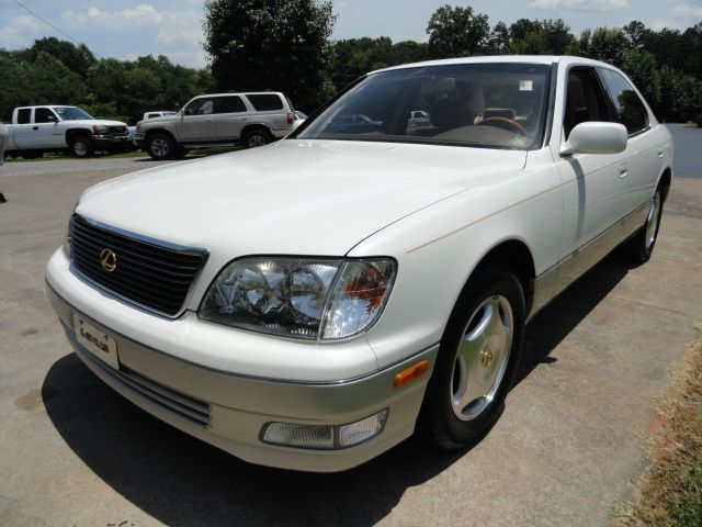 Lexus LS 400 2000 photo 1