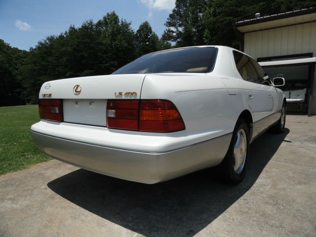 Lexus LS 400 2000 photo 2