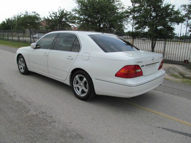 Lexus LS 430 2001 photo 2