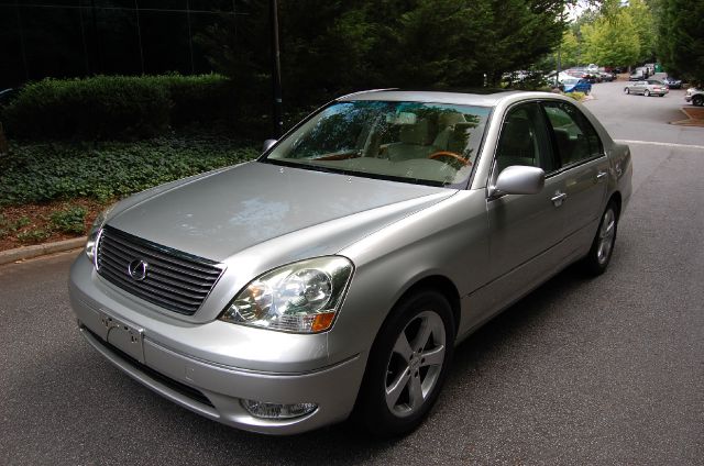 Lexus LS 430 2001 photo 2