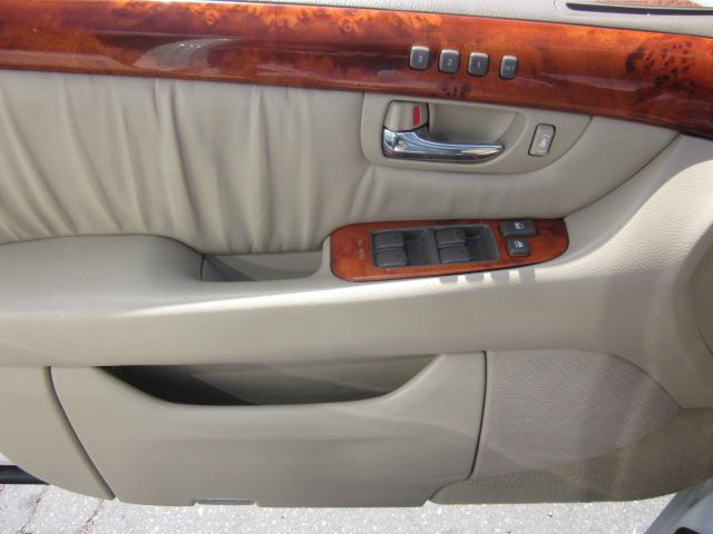 Lexus LS 430 2001 photo 13