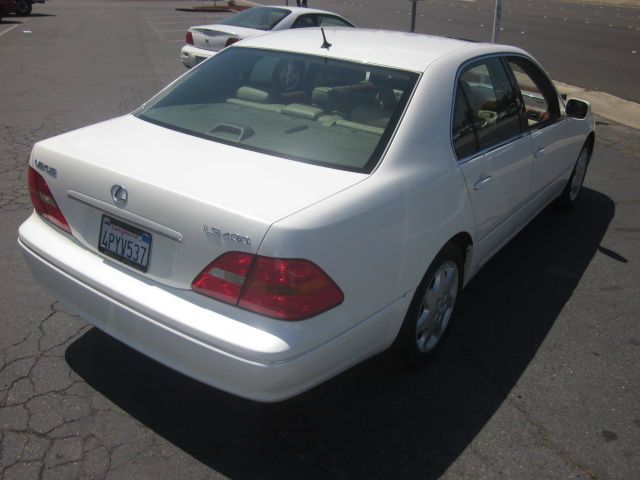 Lexus LS 430 2001 photo 2