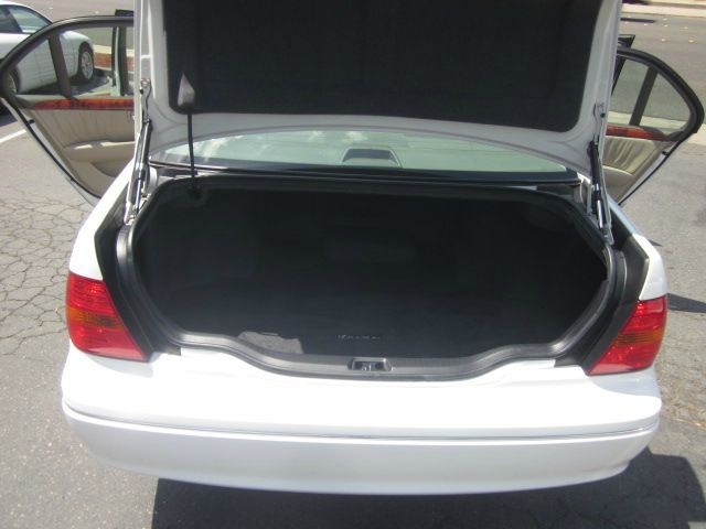 Lexus LS 430 2001 photo 8